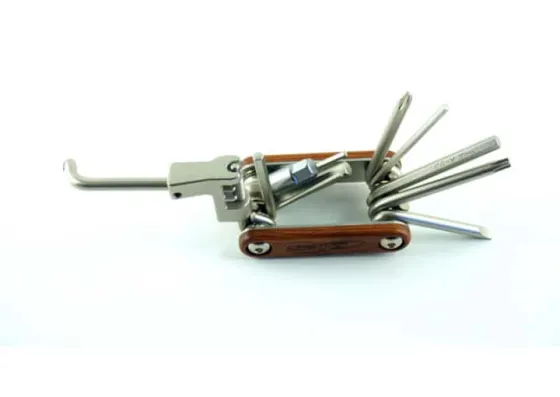 HERRAMIENTA PLEGABLE 11 EN 1